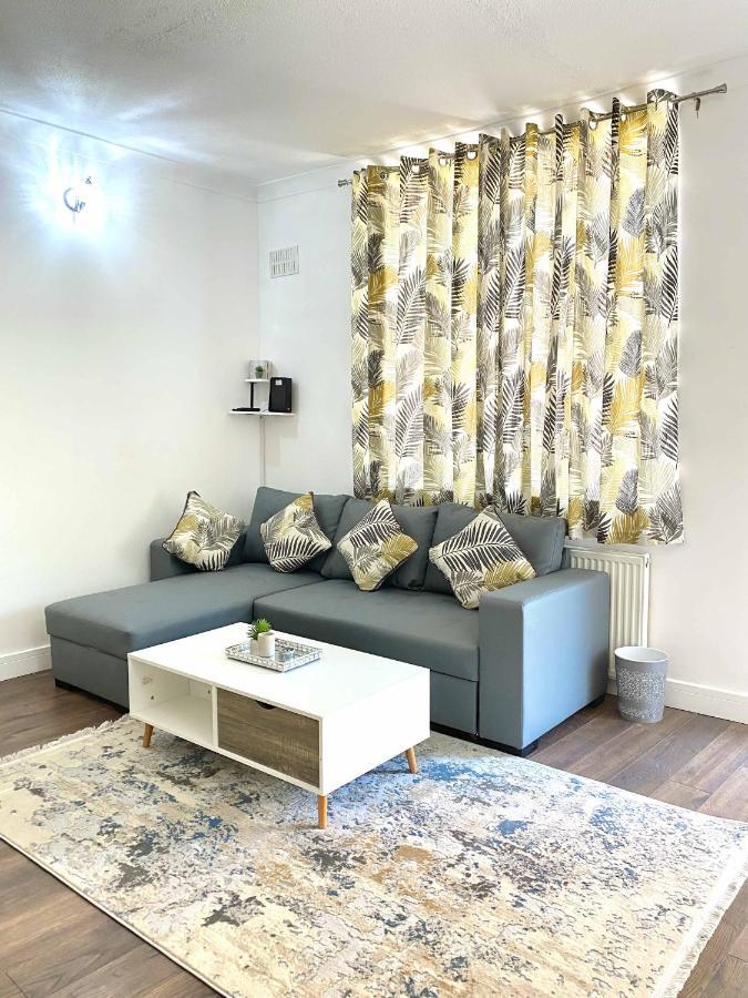 شقة 2 Bed Town Centre Nr Theatre Free Park Wi-Fi & Garden آيْلسبري المظهر الخارجي الصورة