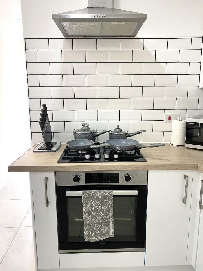 شقة 2 Bed Town Centre Nr Theatre Free Park Wi-Fi & Garden آيْلسبري المظهر الخارجي الصورة