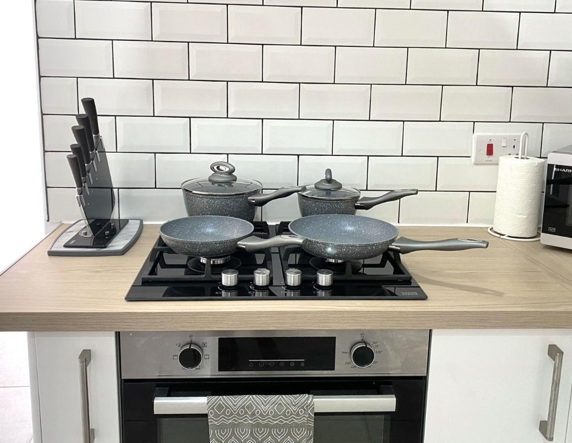 شقة 2 Bed Town Centre Nr Theatre Free Park Wi-Fi & Garden آيْلسبري المظهر الخارجي الصورة