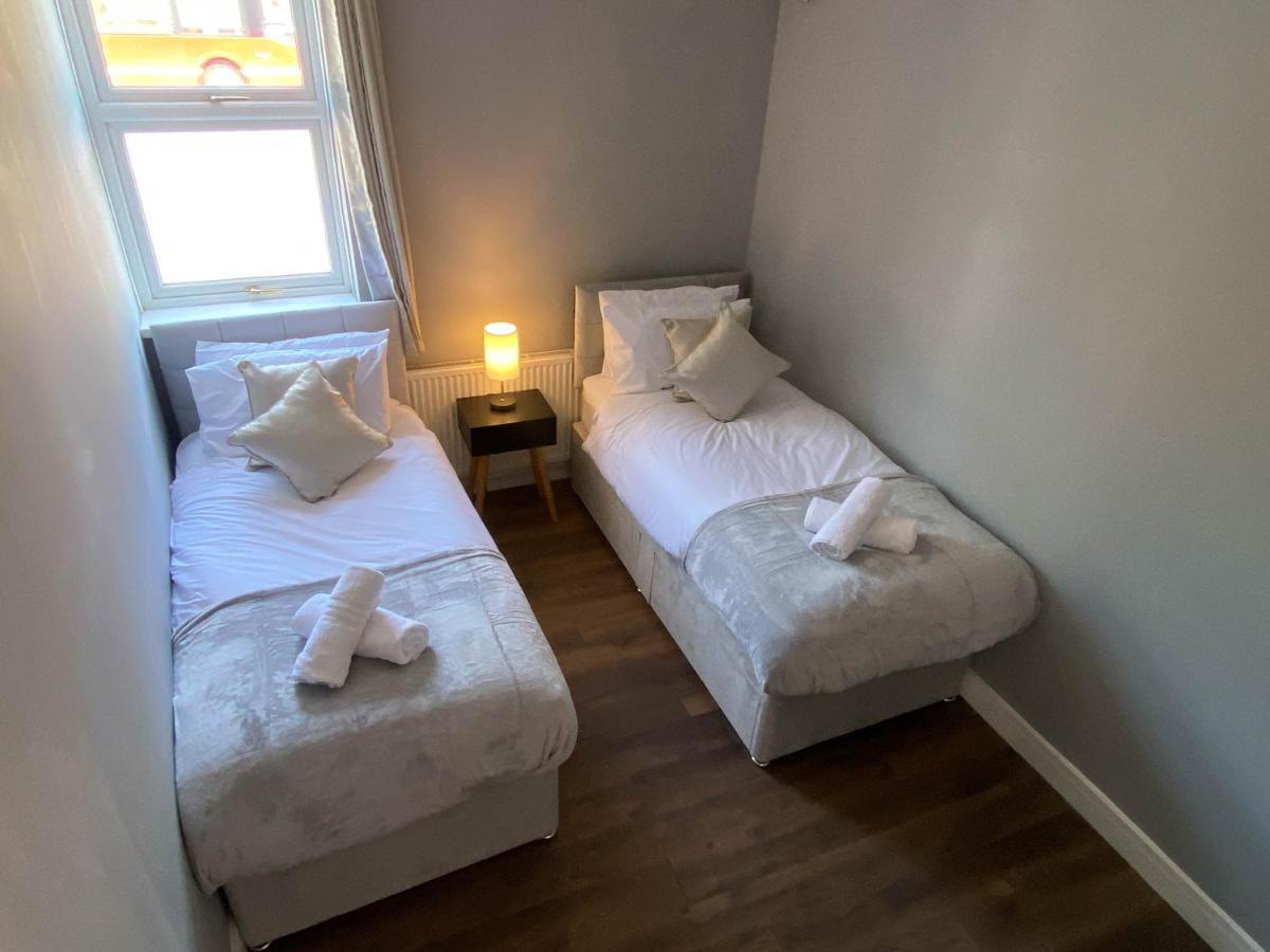 شقة 2 Bed Town Centre Nr Theatre Free Park Wi-Fi & Garden آيْلسبري المظهر الخارجي الصورة