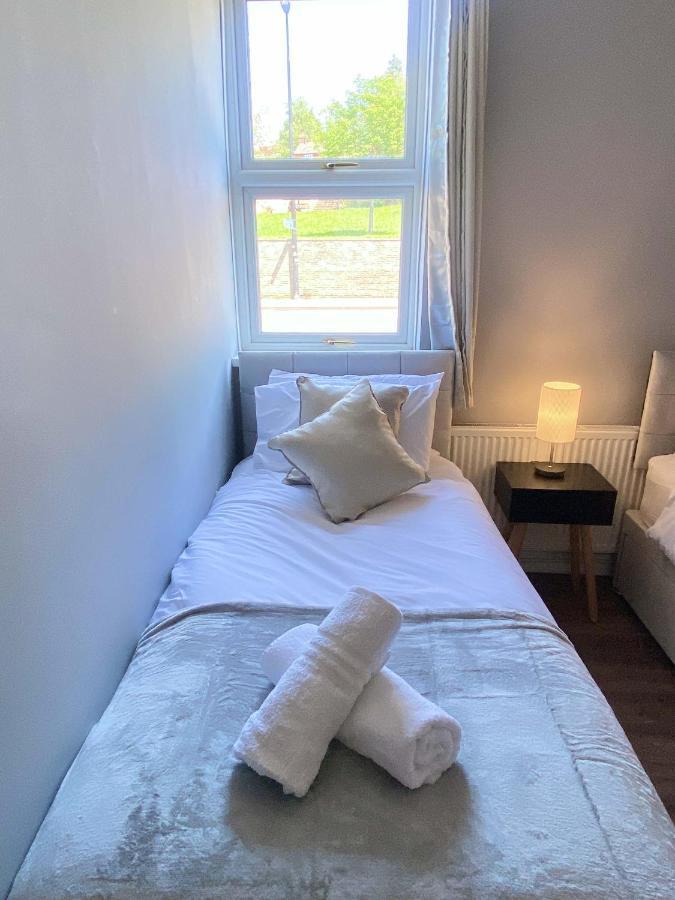 شقة 2 Bed Town Centre Nr Theatre Free Park Wi-Fi & Garden آيْلسبري المظهر الخارجي الصورة
