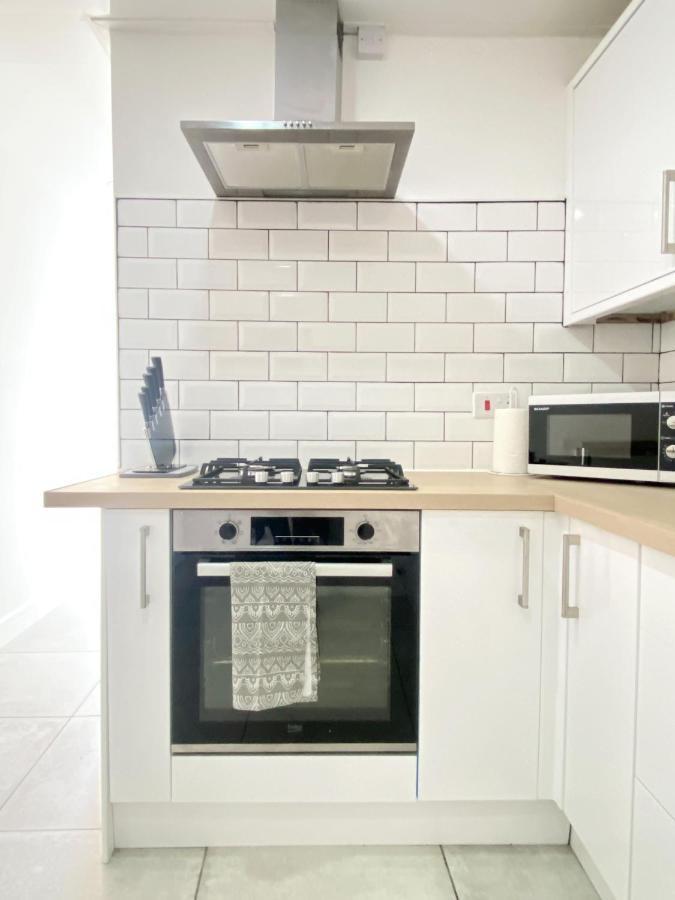 شقة 2 Bed Town Centre Nr Theatre Free Park Wi-Fi & Garden آيْلسبري المظهر الخارجي الصورة